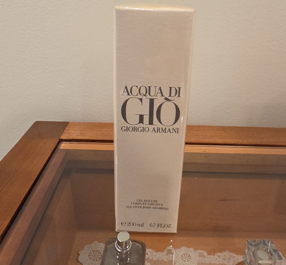 Giorgio Armani Acqua di Giò All Over Body Shampoo - Cream White Packaging